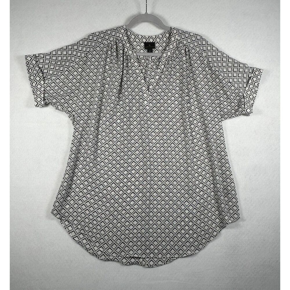 Worthington Short Sleeve Geometric Blouse. Size Medium.